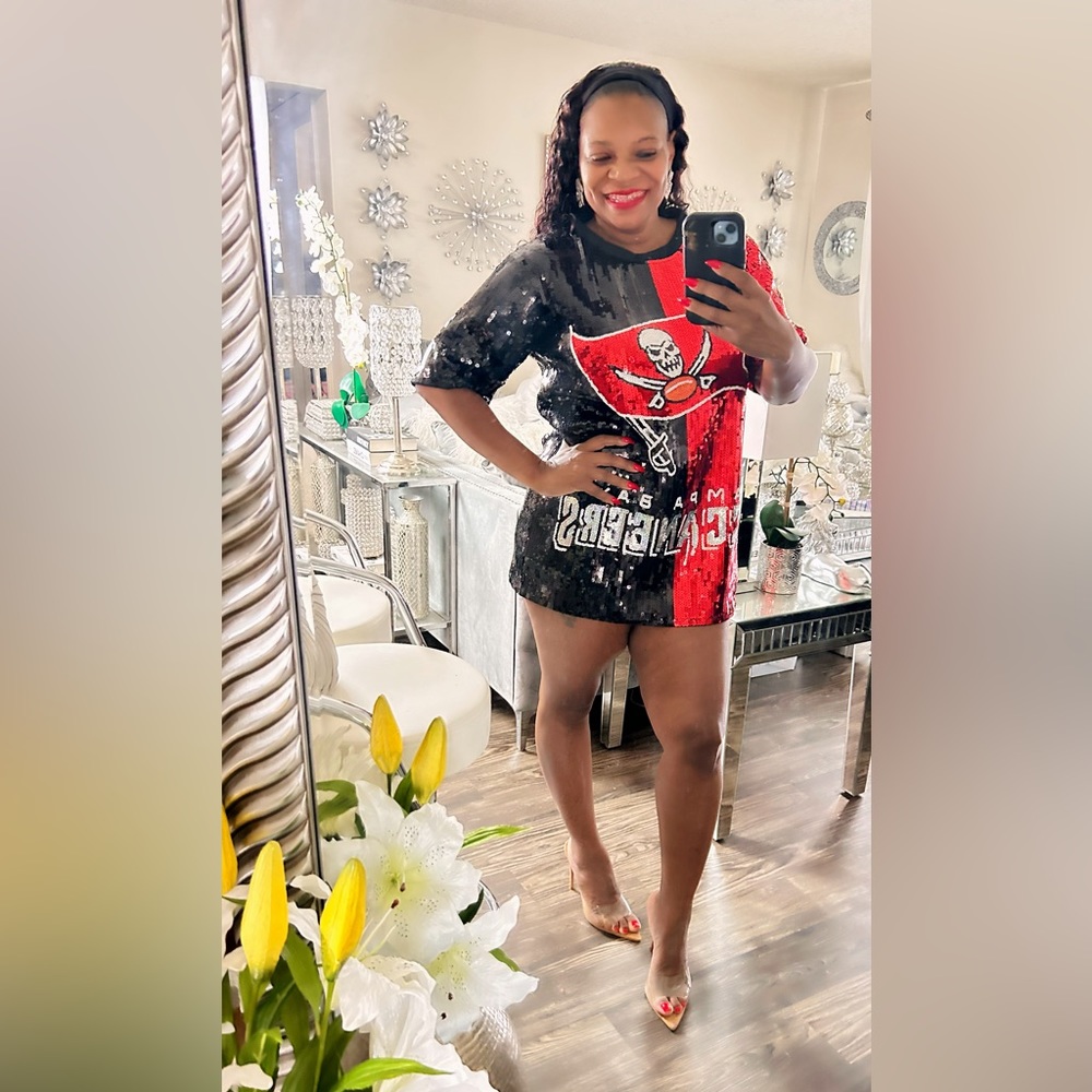 Sale‼️Tampa Bay Buccaneers Sequin Dress no discount
